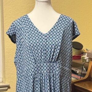 Dana Buchman Blue and White Patterned Dress
